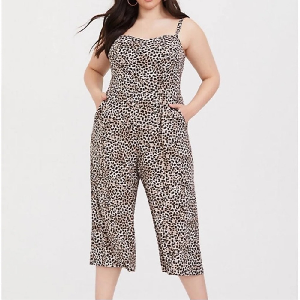 Torrid Cropped Challis culottes Jumpsuit size 5